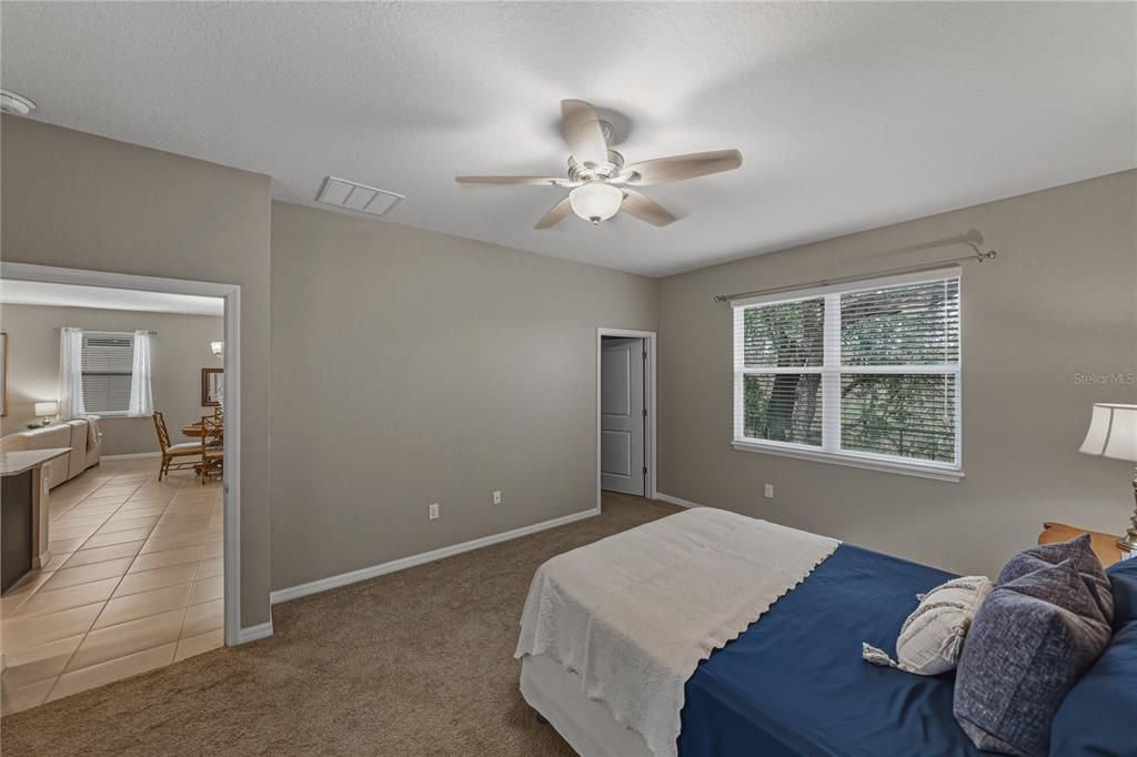 For Sale: $399,000 (2 beds, 2 baths, 1822 Square Feet)