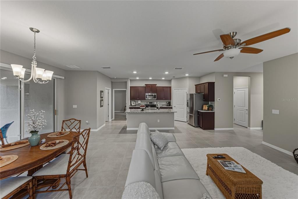 For Sale: $399,000 (2 beds, 2 baths, 1822 Square Feet)