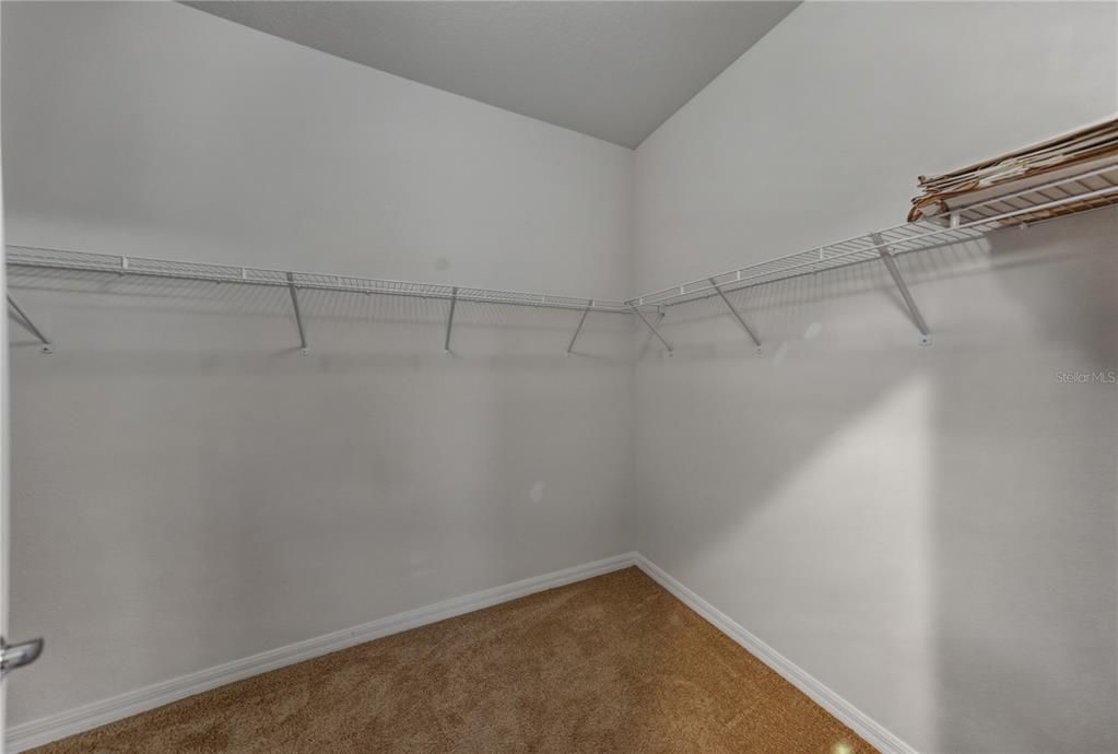 For Sale: $399,000 (2 beds, 2 baths, 1822 Square Feet)