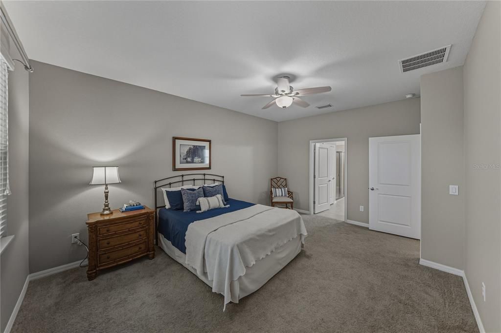 For Sale: $399,000 (2 beds, 2 baths, 1822 Square Feet)