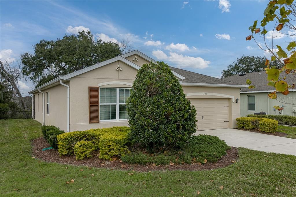 For Sale: $399,000 (2 beds, 2 baths, 1822 Square Feet)