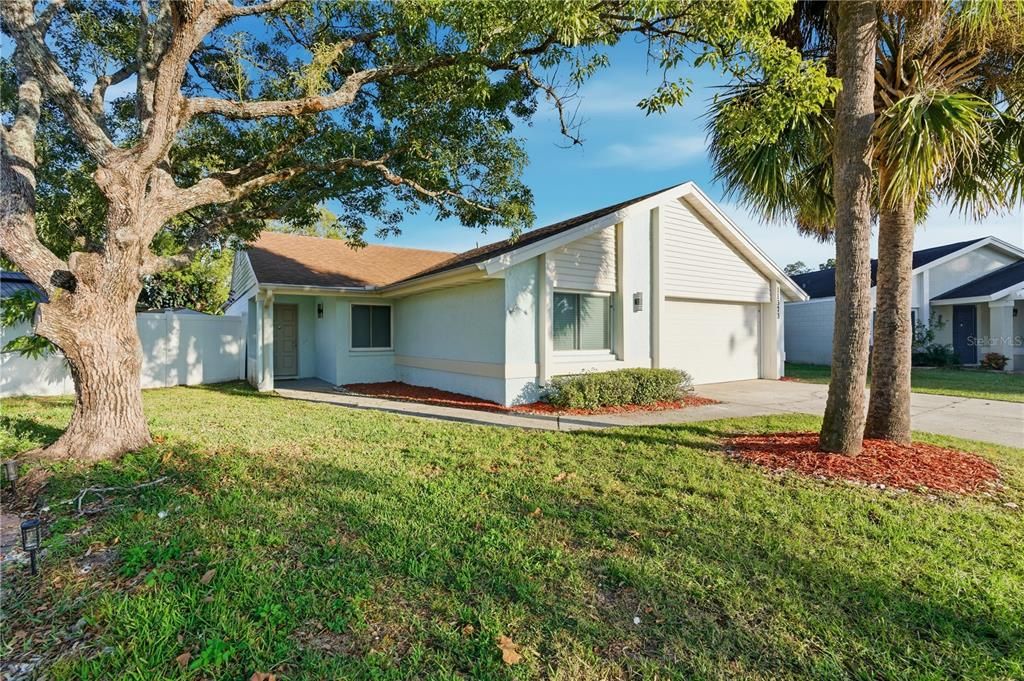 待售: $349,900 (4 贝兹, 2 浴室, 1474 平方英尺)