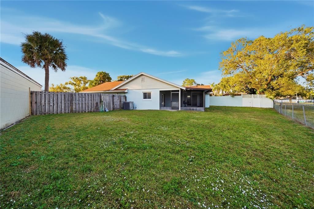 待售: $349,900 (4 贝兹, 2 浴室, 1474 平方英尺)