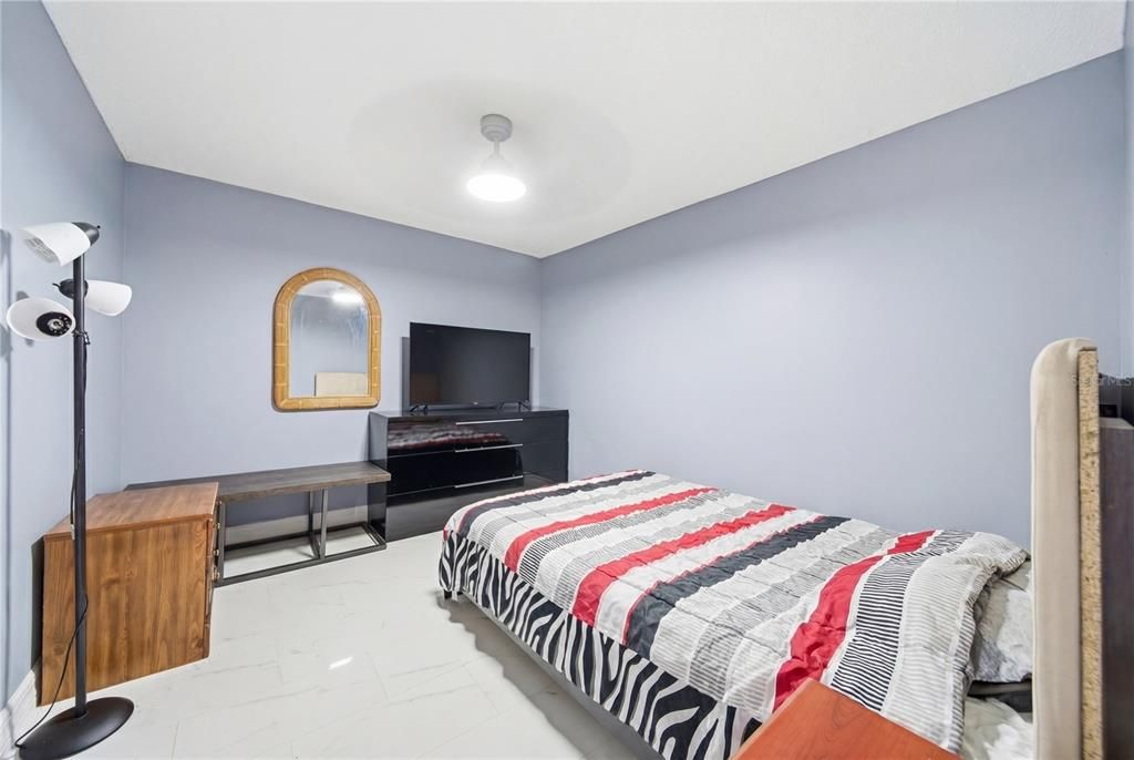 待售: $349,900 (4 贝兹, 2 浴室, 1474 平方英尺)