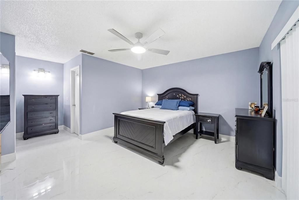 待售: $349,900 (4 贝兹, 2 浴室, 1474 平方英尺)