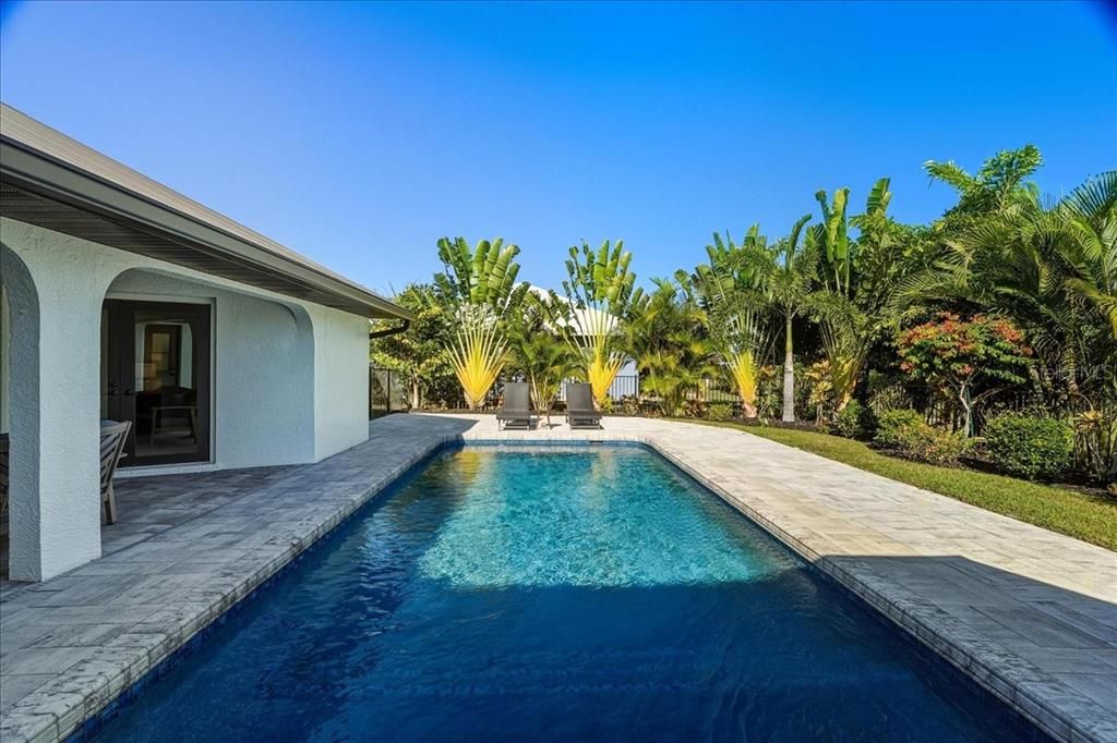 For Sale: $549,000 (3 beds, 2 baths, 2096 Square Feet)