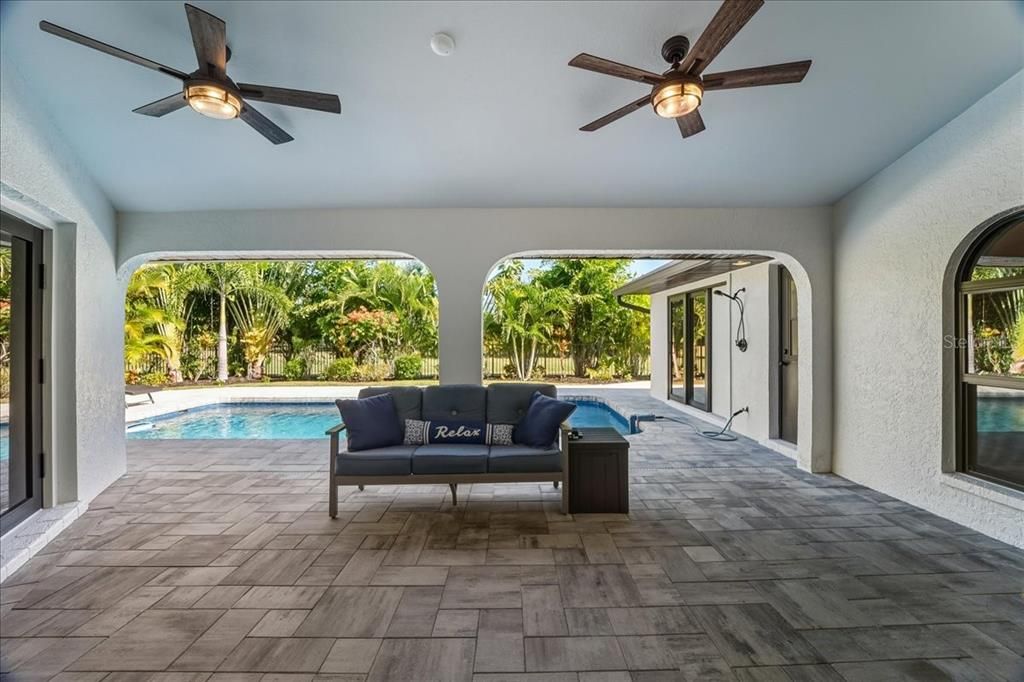 For Sale: $549,000 (3 beds, 2 baths, 2096 Square Feet)