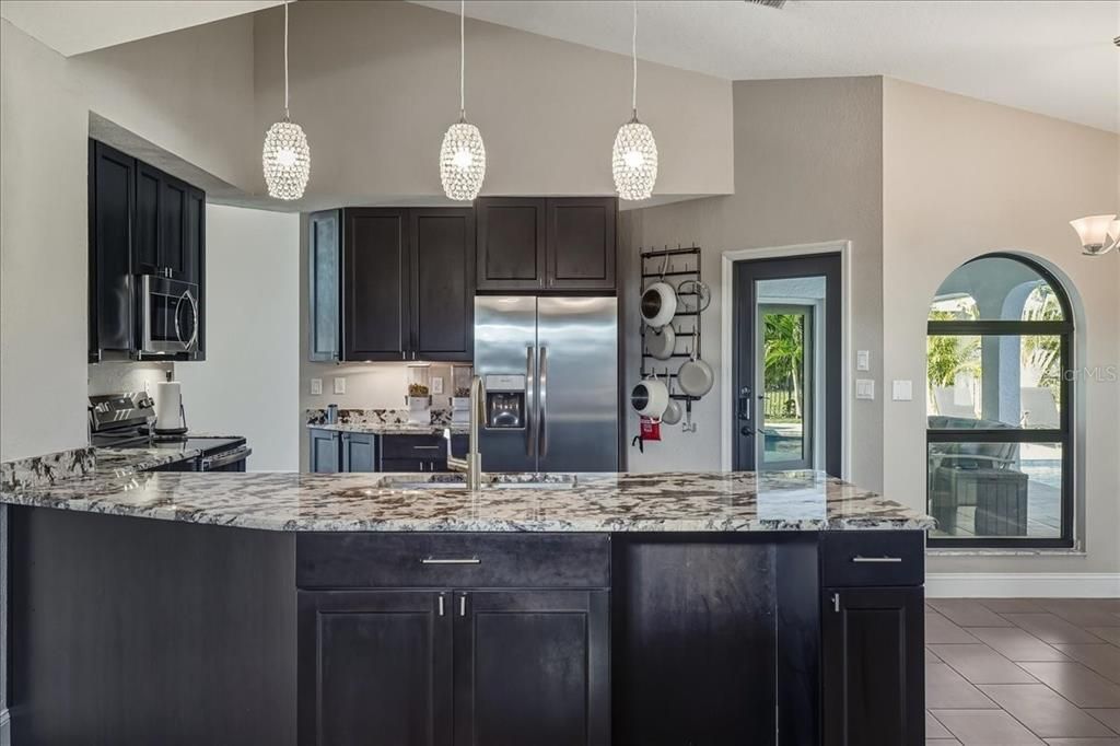 For Sale: $549,000 (3 beds, 2 baths, 2096 Square Feet)