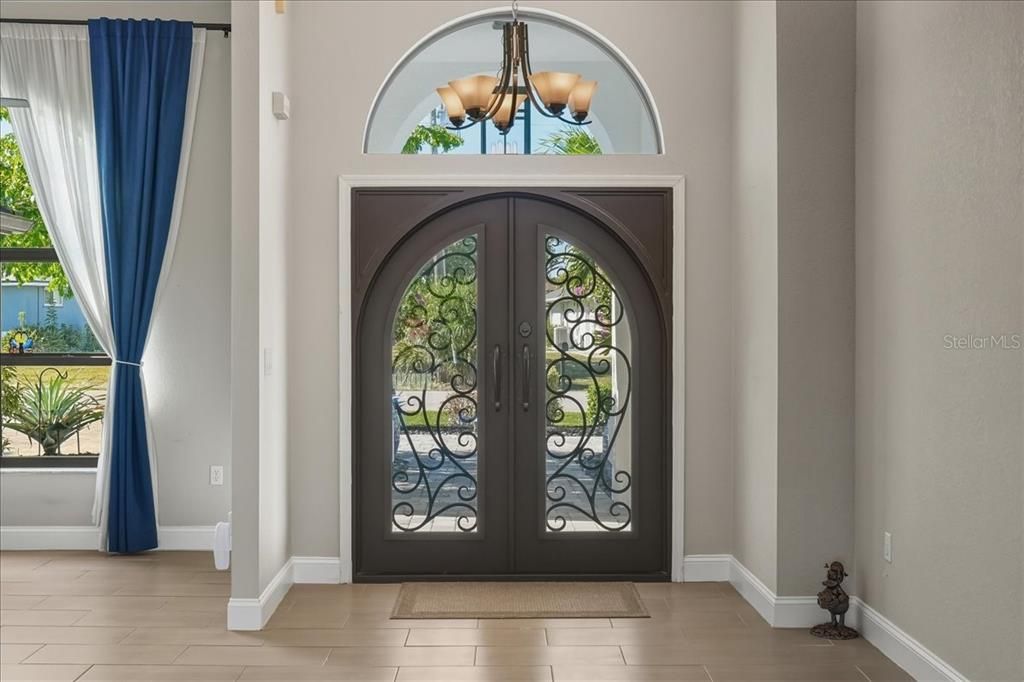 For Sale: $549,000 (3 beds, 2 baths, 2096 Square Feet)