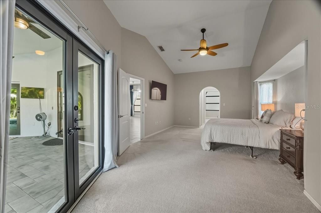 For Sale: $549,000 (3 beds, 2 baths, 2096 Square Feet)