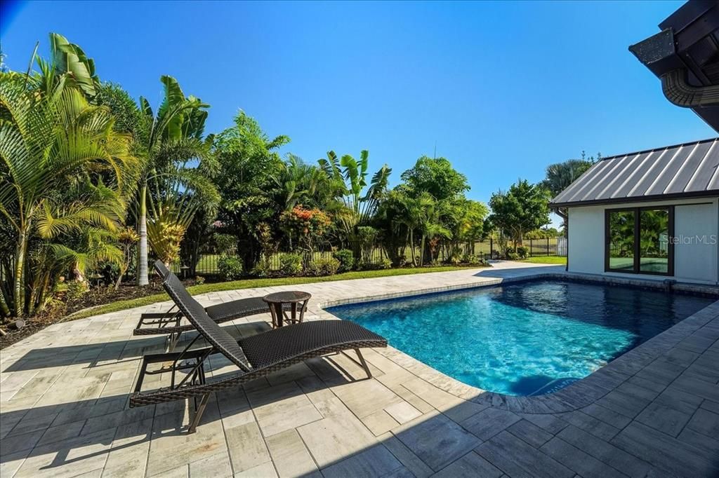 For Sale: $549,000 (3 beds, 2 baths, 2096 Square Feet)