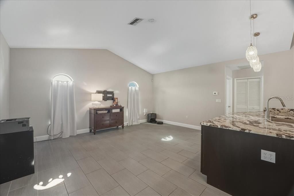 For Sale: $549,000 (3 beds, 2 baths, 2096 Square Feet)