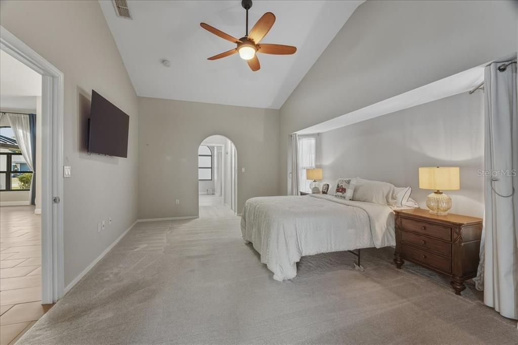 For Sale: $549,000 (3 beds, 2 baths, 2096 Square Feet)