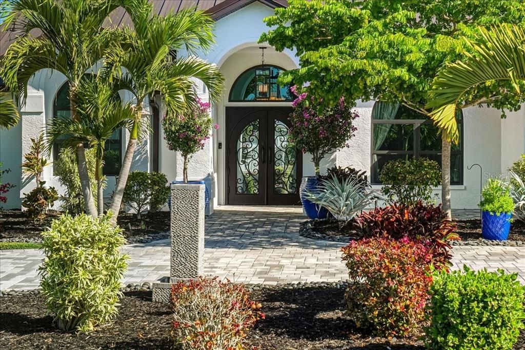 For Sale: $549,000 (3 beds, 2 baths, 2096 Square Feet)