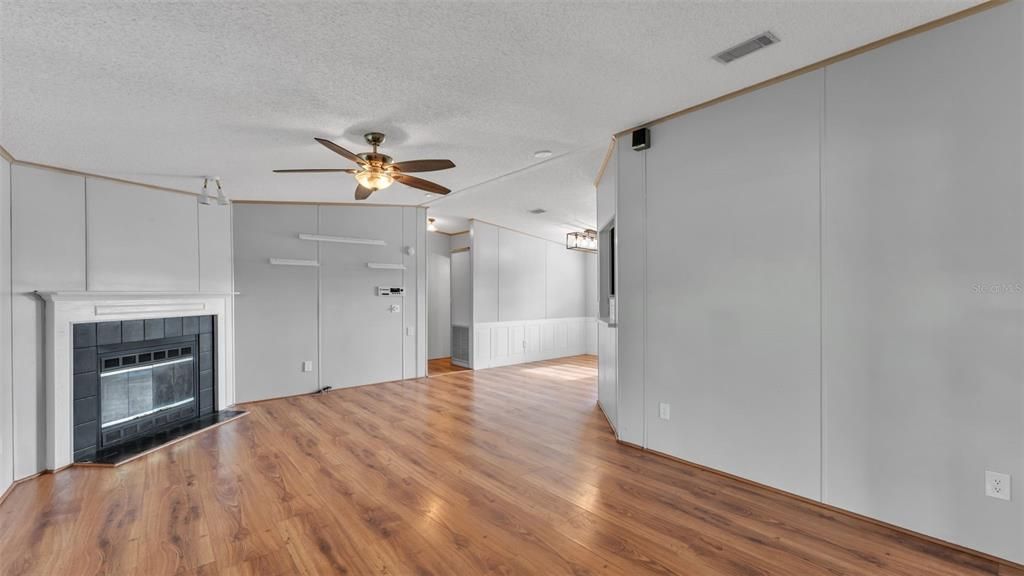 待售: $339,000 (3 贝兹, 2 浴室, 1352 平方英尺)