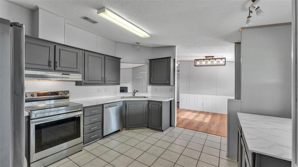 待售: $339,000 (3 贝兹, 2 浴室, 1352 平方英尺)