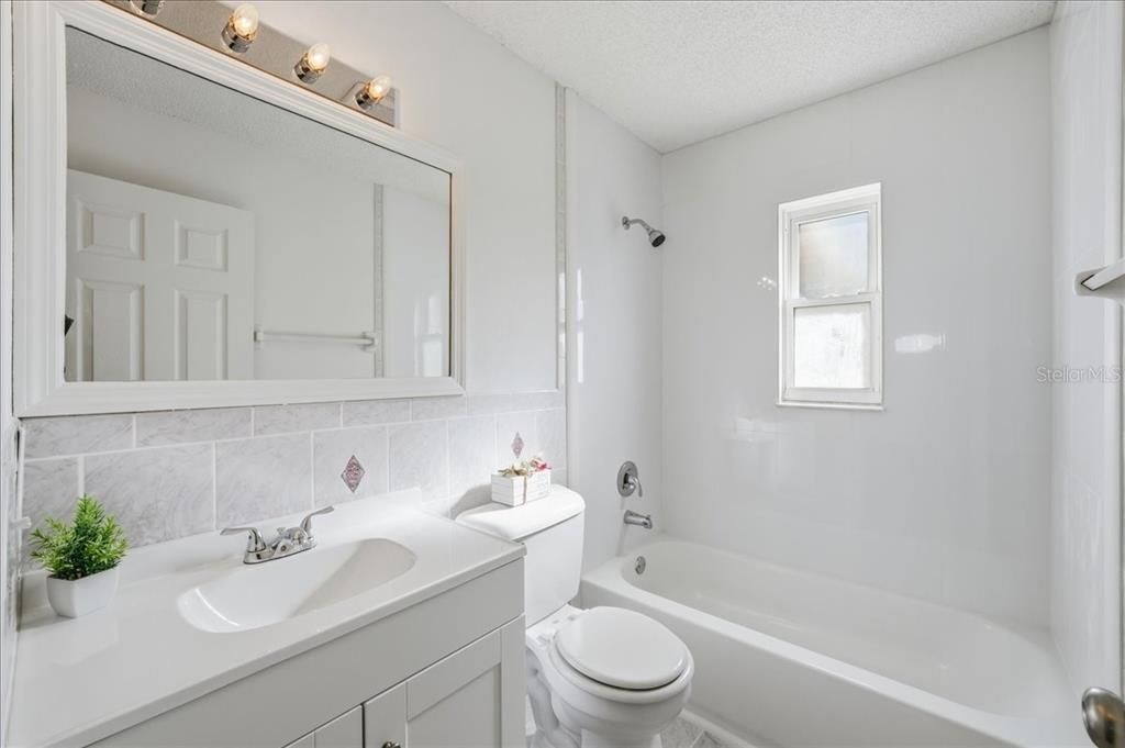 En Venta: $215,500 (2 camas, 1 baños, 1371 Pies cuadrados)