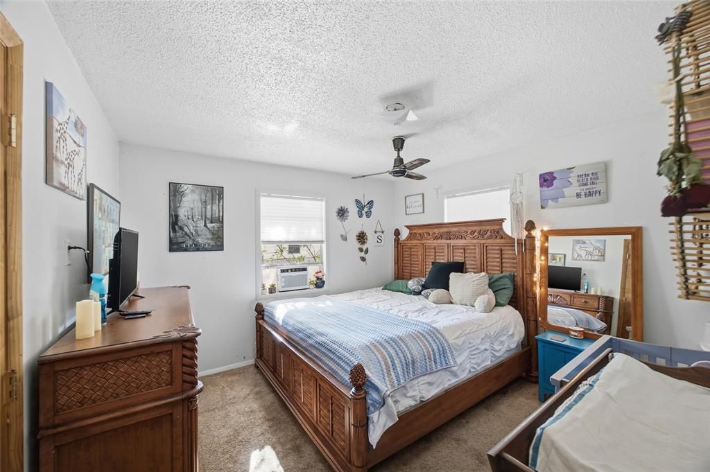 En Venta: $260,000 (2 camas, 1 baños, 988 Pies cuadrados)