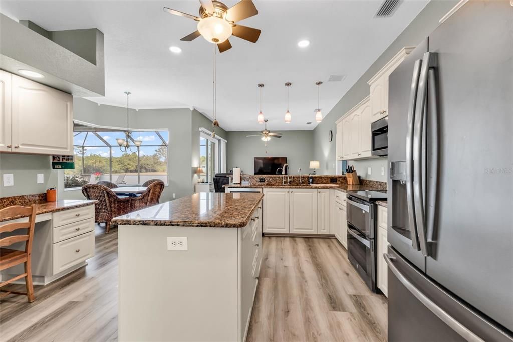 待售: $449,000 (3 贝兹, 2 浴室, 2246 平方英尺)