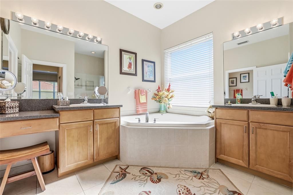 待售: $349,900 (3 贝兹, 2 浴室, 2152 平方英尺)