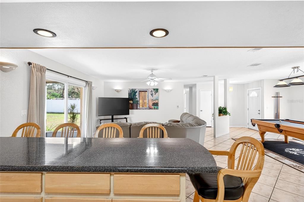 На продажу: $495,000 (4 спален, 2 ванн, 1930 Квадратных фут)