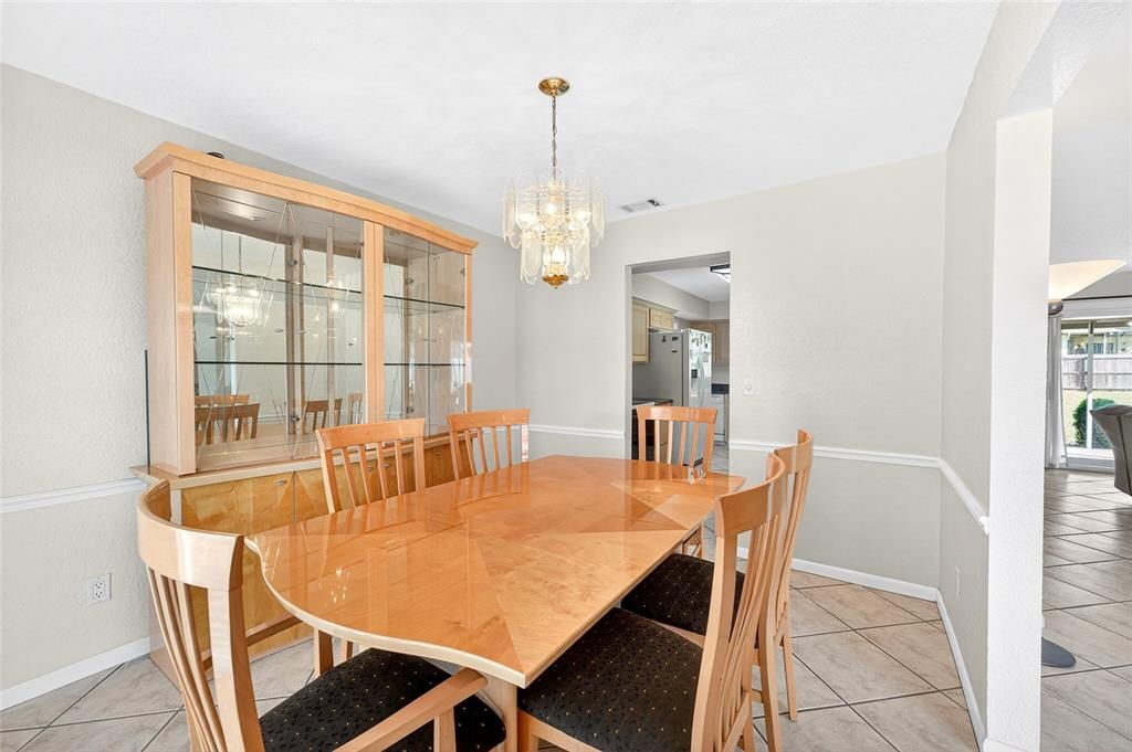 На продажу: $495,000 (4 спален, 2 ванн, 1930 Квадратных фут)