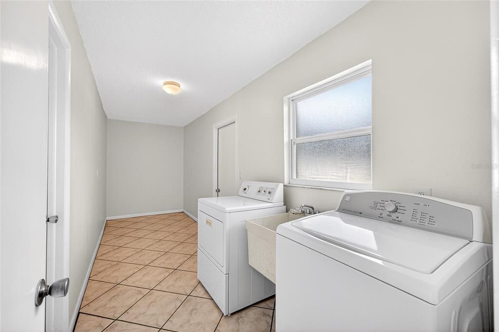 На продажу: $495,000 (4 спален, 2 ванн, 1930 Квадратных фут)