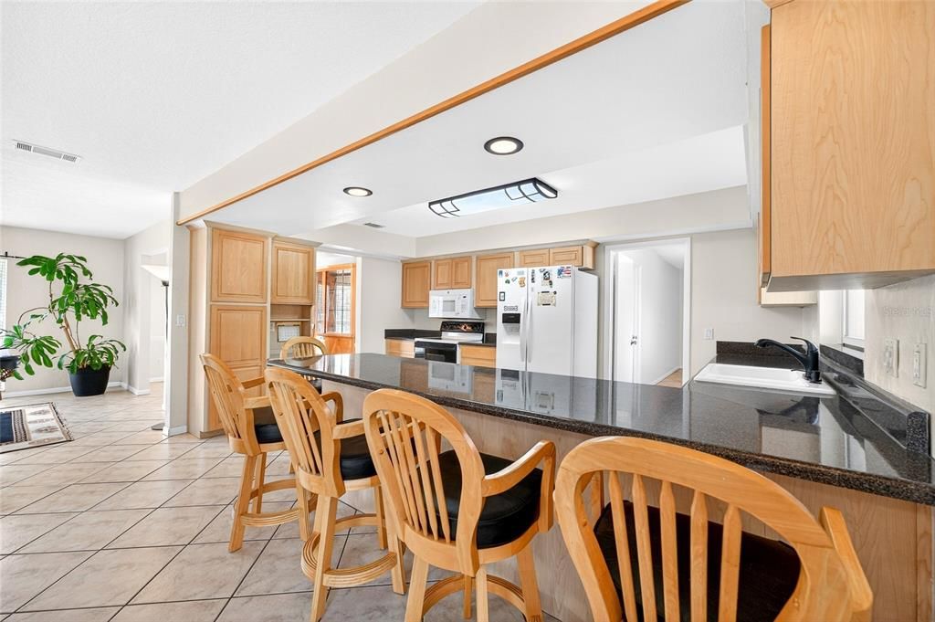 На продажу: $495,000 (4 спален, 2 ванн, 1930 Квадратных фут)