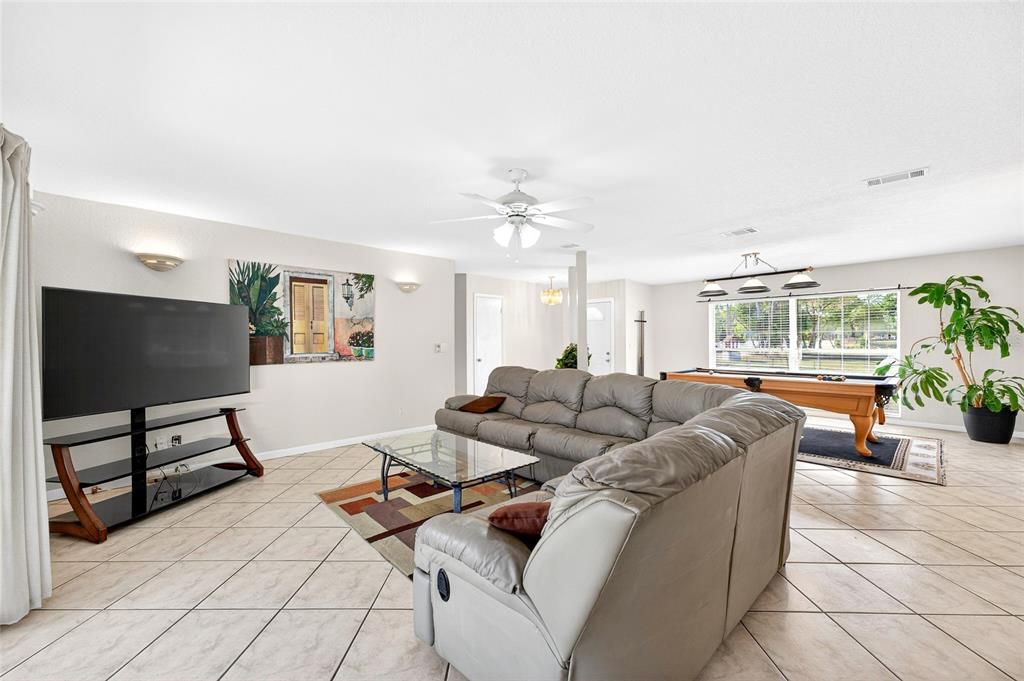 На продажу: $495,000 (4 спален, 2 ванн, 1930 Квадратных фут)