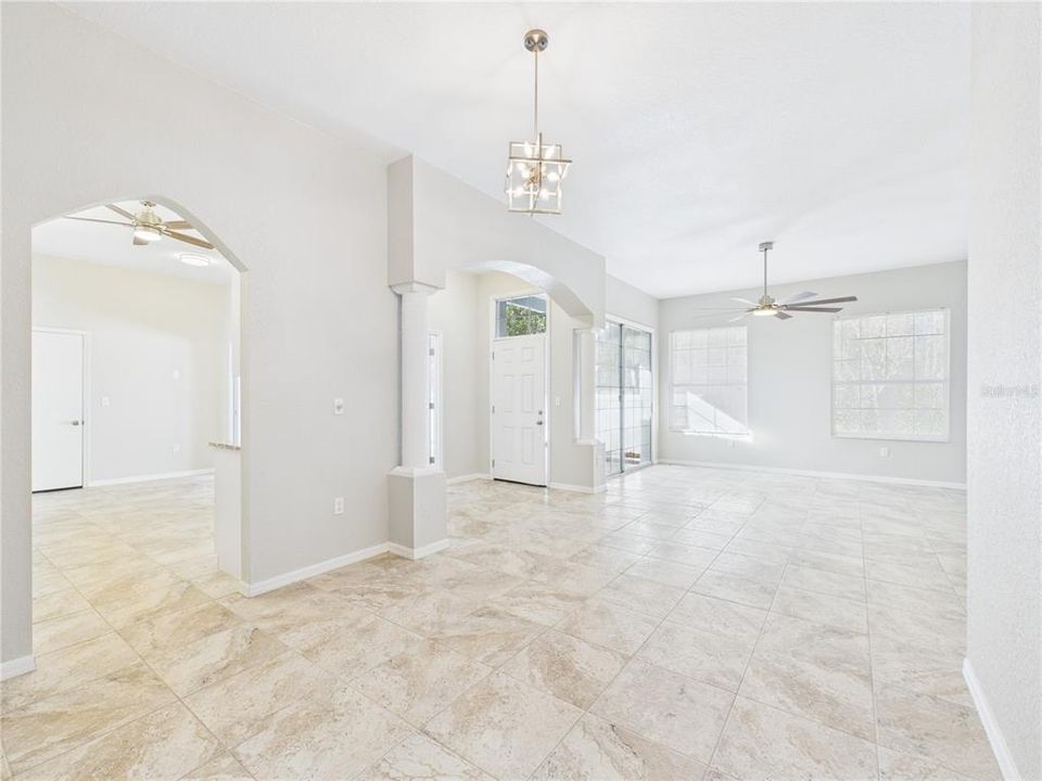 For Sale: $209,000 (2 beds, 2 baths, 1326 Square Feet)