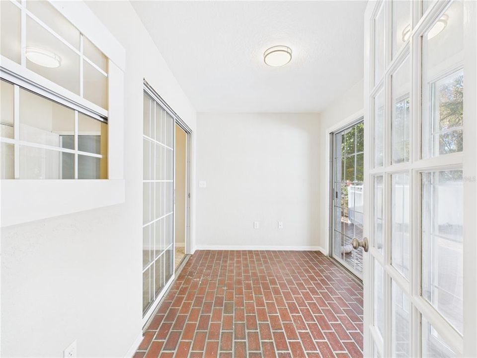 For Sale: $209,000 (2 beds, 2 baths, 1326 Square Feet)