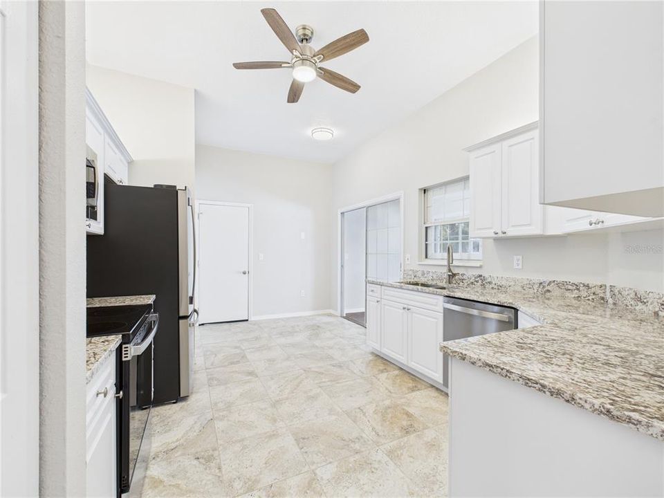 For Sale: $209,000 (2 beds, 2 baths, 1326 Square Feet)