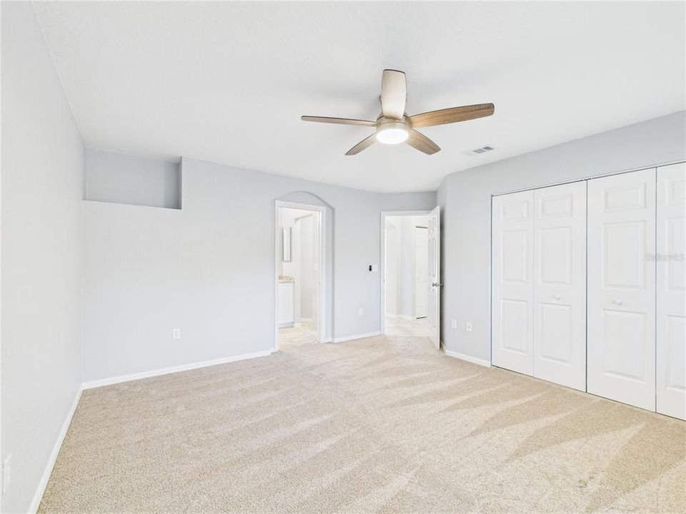 For Sale: $209,000 (2 beds, 2 baths, 1326 Square Feet)