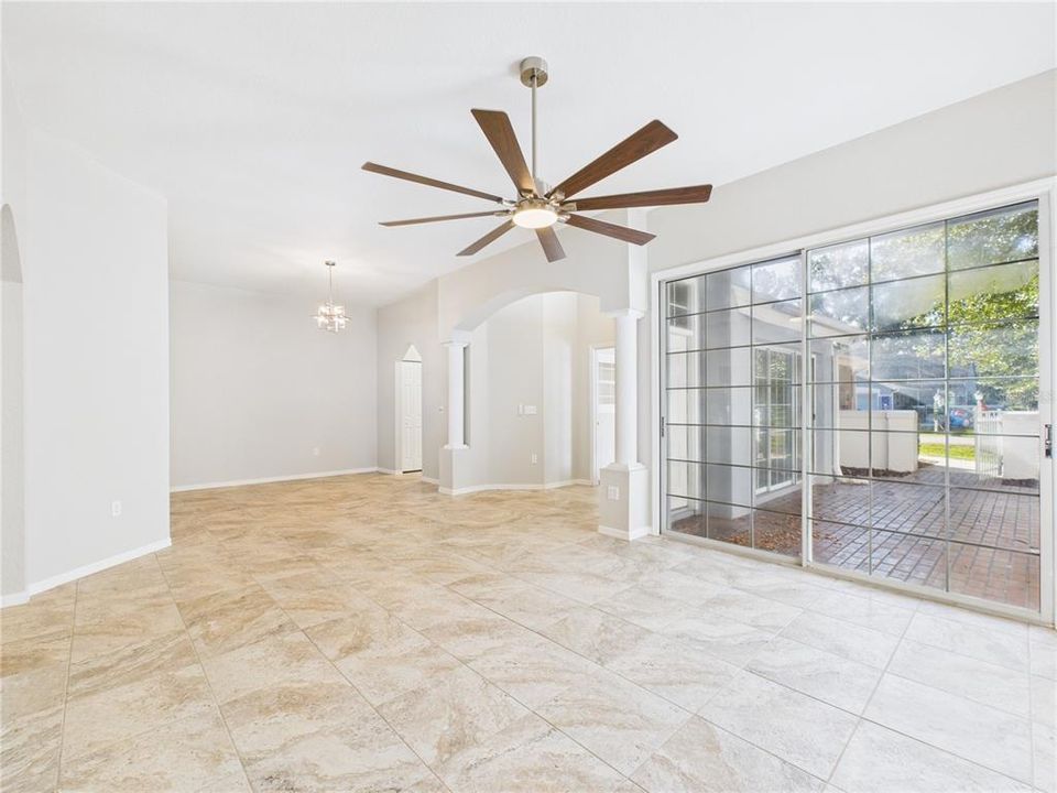 For Sale: $209,000 (2 beds, 2 baths, 1326 Square Feet)