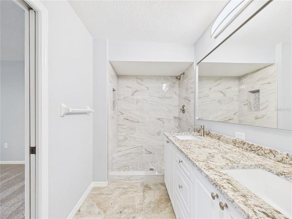 For Sale: $209,000 (2 beds, 2 baths, 1326 Square Feet)