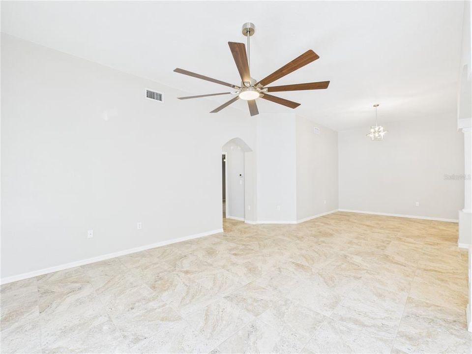 For Sale: $209,000 (2 beds, 2 baths, 1326 Square Feet)