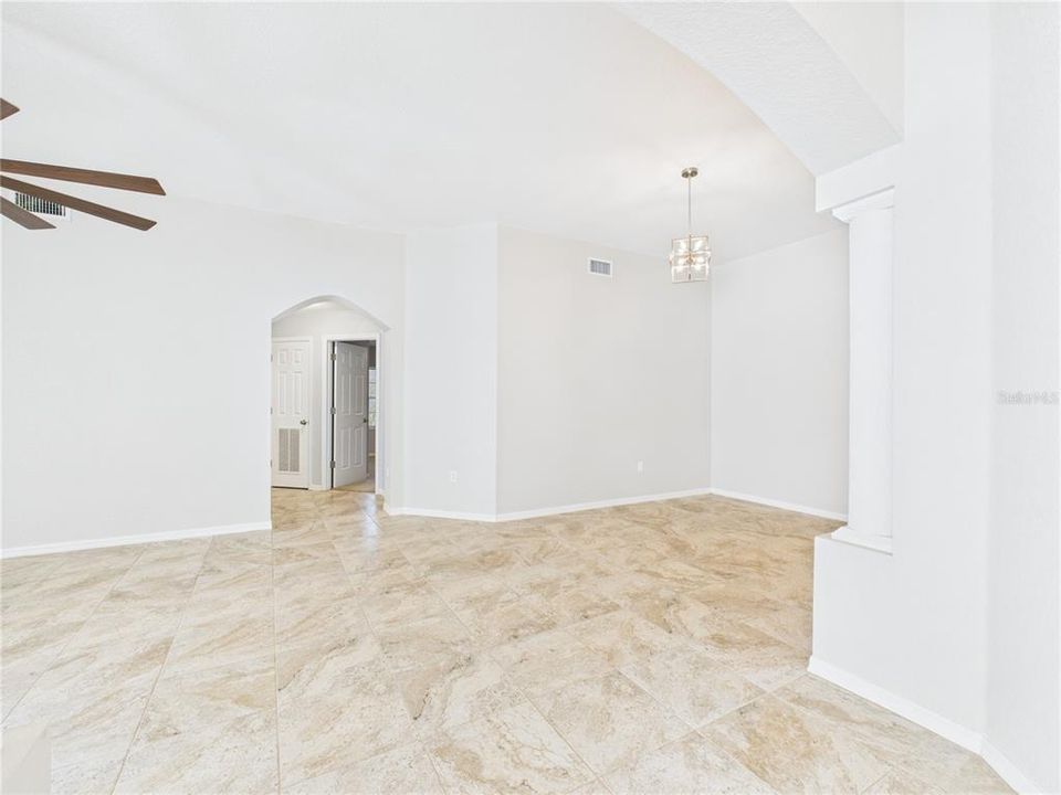 For Sale: $209,000 (2 beds, 2 baths, 1326 Square Feet)