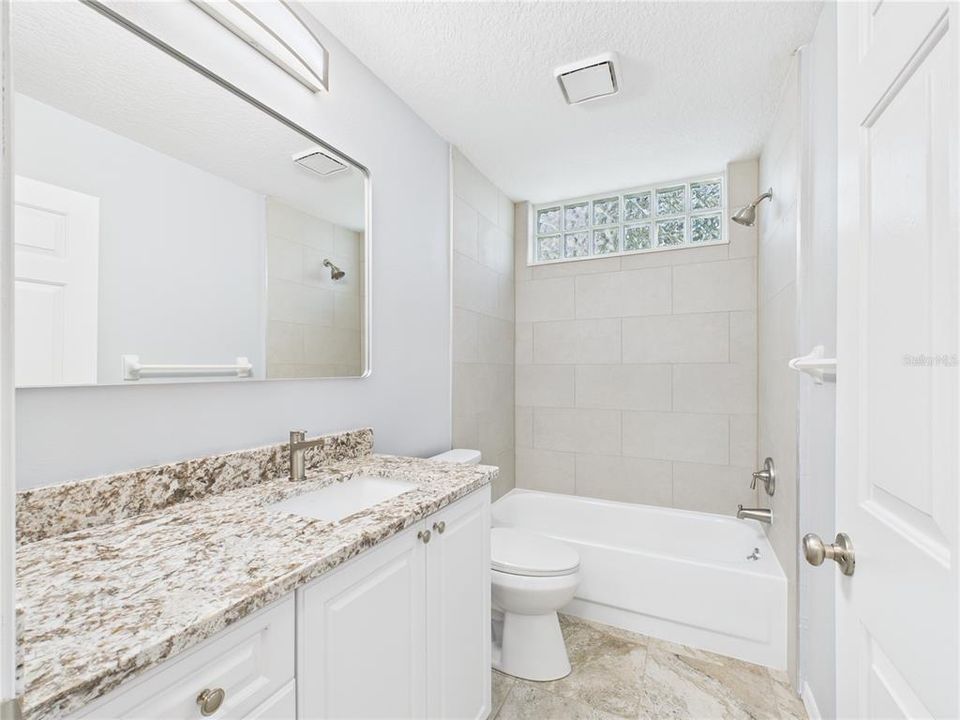 For Sale: $209,000 (2 beds, 2 baths, 1326 Square Feet)