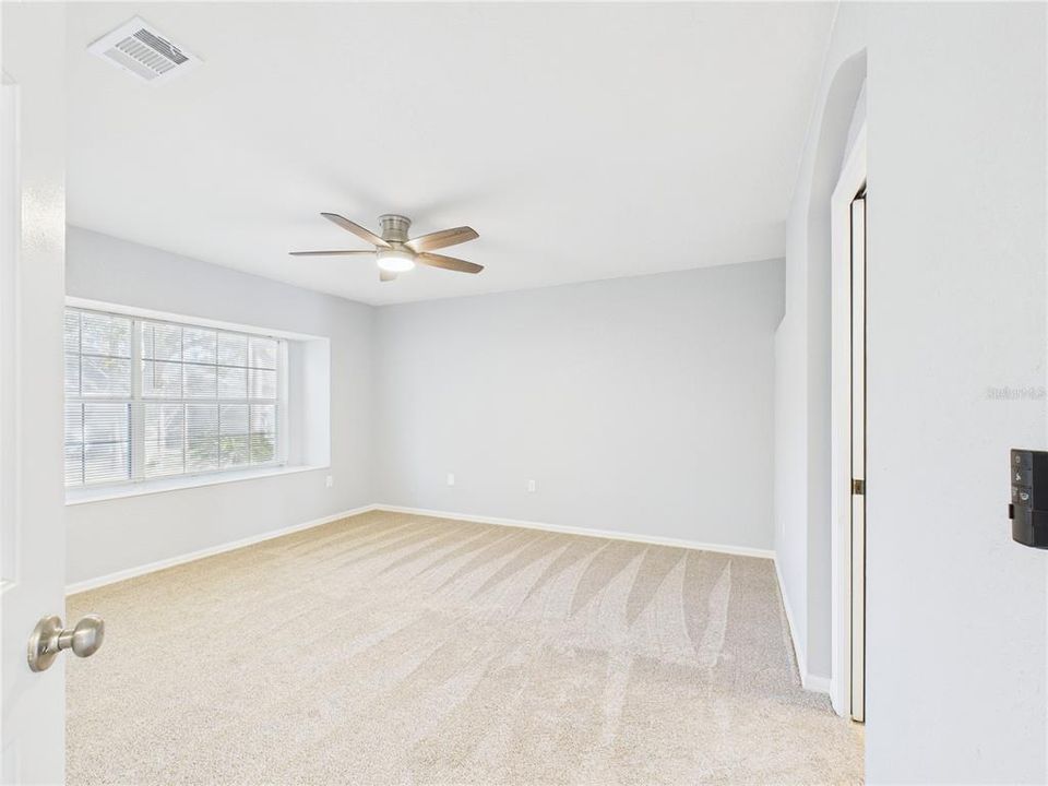 For Sale: $209,000 (2 beds, 2 baths, 1326 Square Feet)