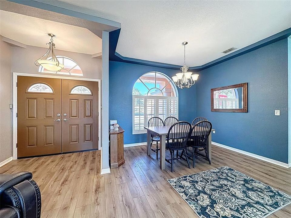 En Venta: $450,000 (3 camas, 2 baños, 2003 Pies cuadrados)