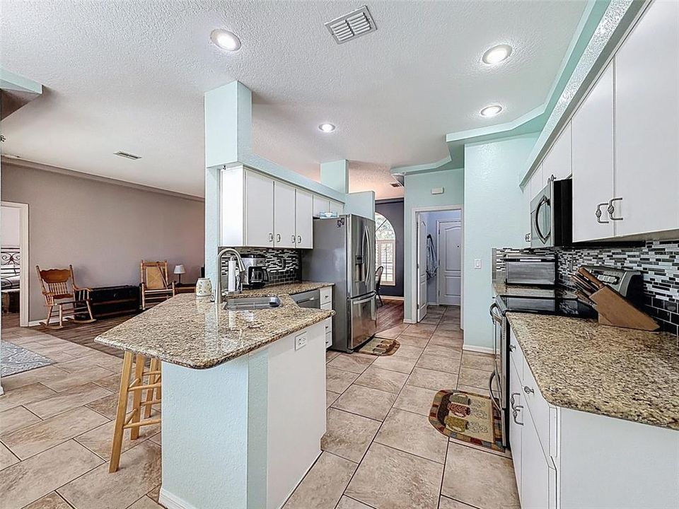 En Venta: $450,000 (3 camas, 2 baños, 2003 Pies cuadrados)