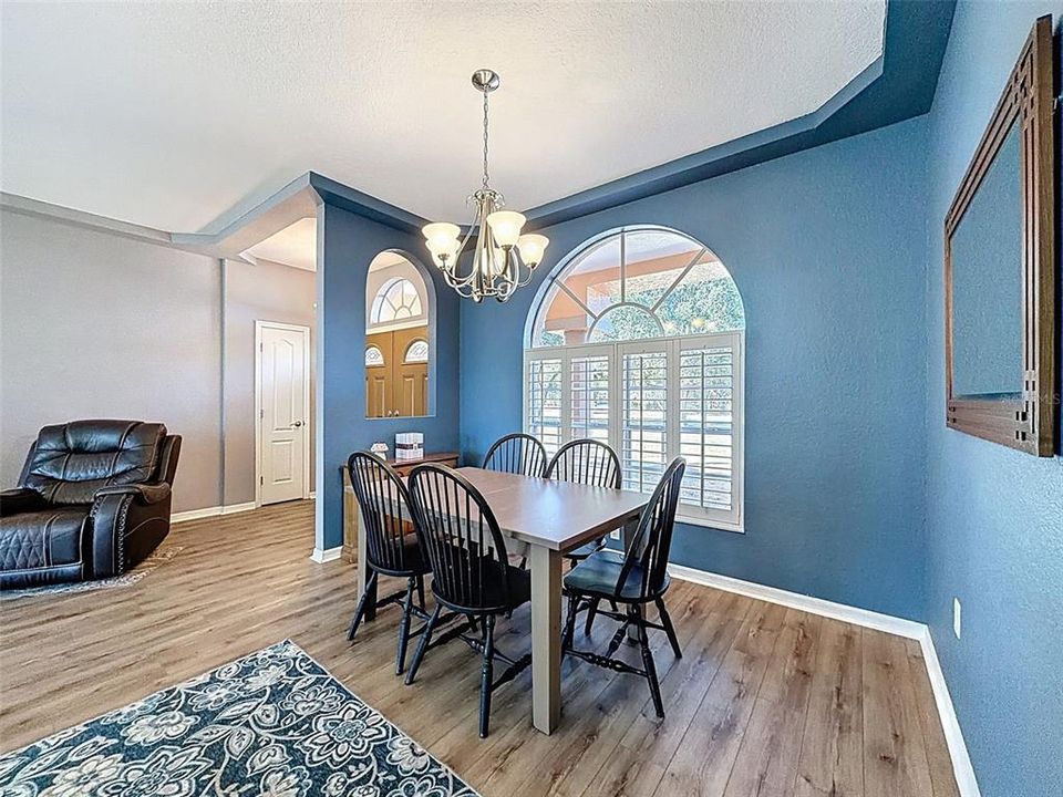 En Venta: $450,000 (3 camas, 2 baños, 2003 Pies cuadrados)