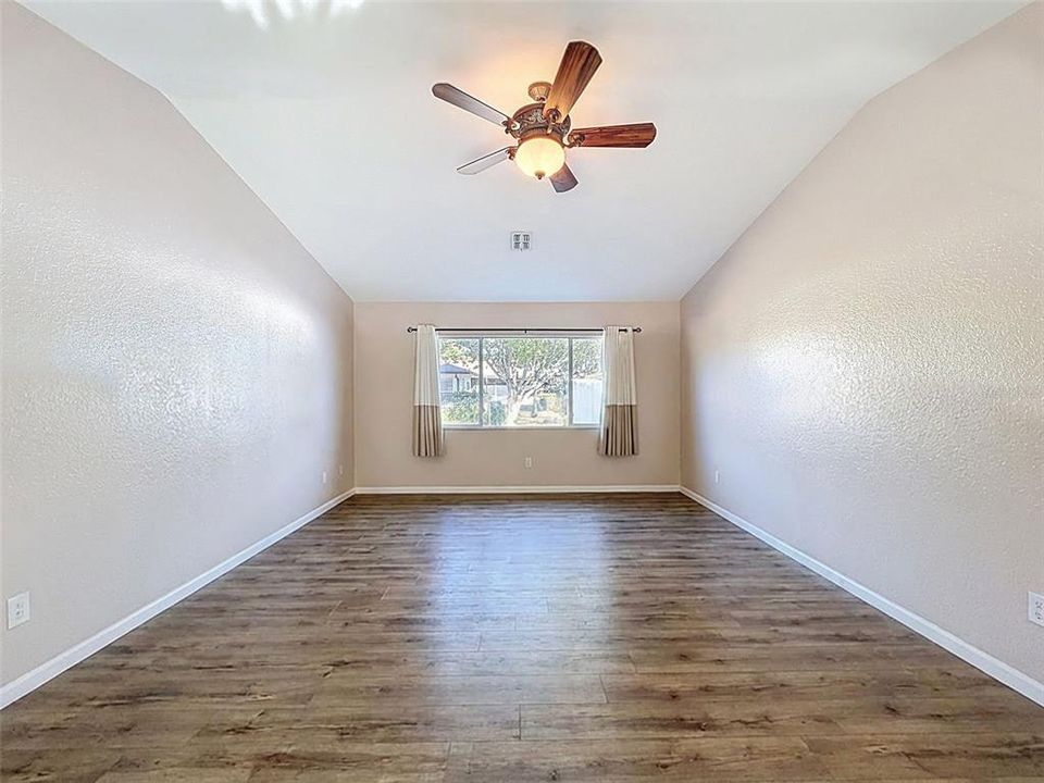 En Venta: $450,000 (3 camas, 2 baños, 2003 Pies cuadrados)