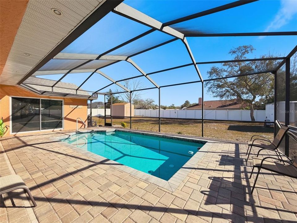 En Venta: $450,000 (3 camas, 2 baños, 2003 Pies cuadrados)