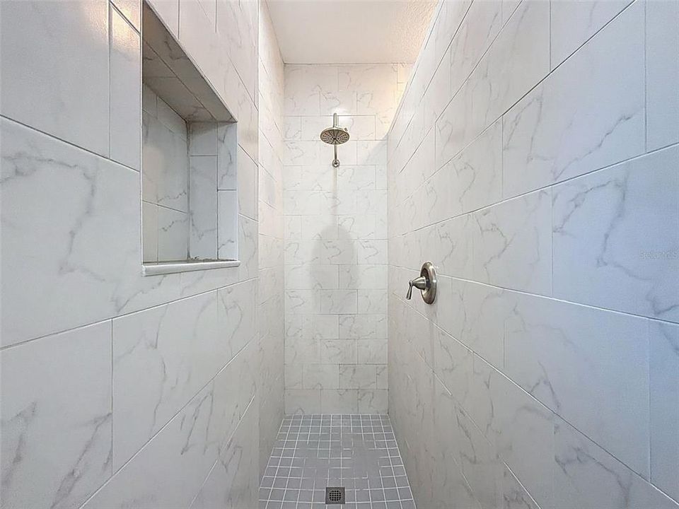 En Venta: $450,000 (3 camas, 2 baños, 2003 Pies cuadrados)