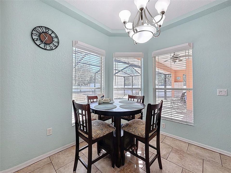 En Venta: $450,000 (3 camas, 2 baños, 2003 Pies cuadrados)