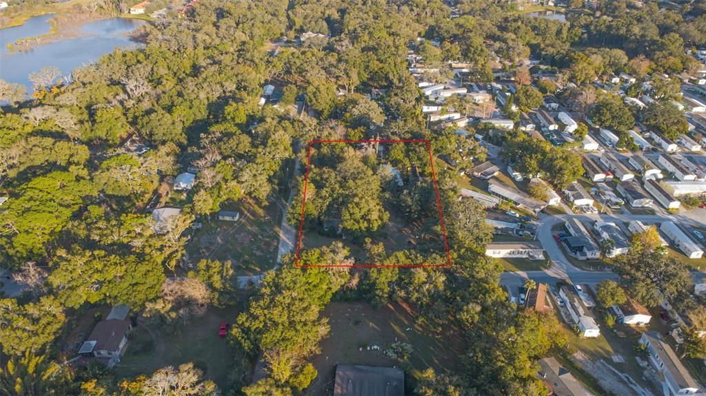 待售: $299,900 (1.48 acres)