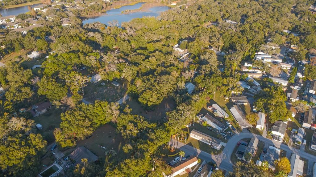 待售: $299,900 (1.48 acres)