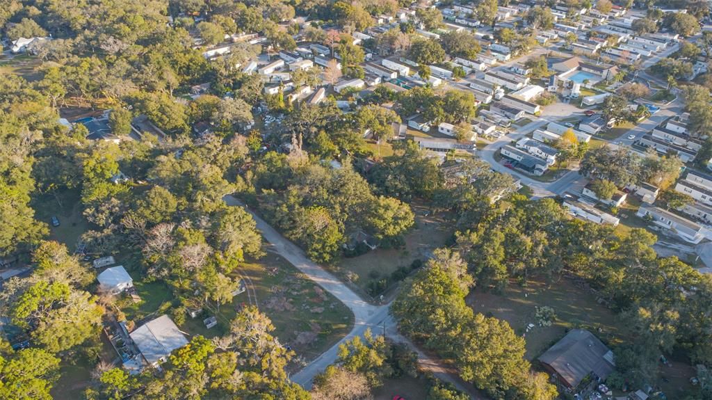 待售: $299,900 (1.48 acres)