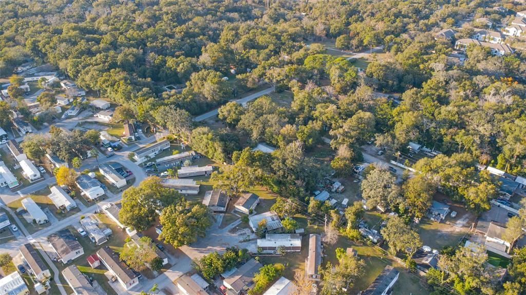 待售: $299,900 (1.48 acres)